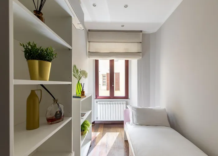 Iflat Contemporary Elegance In The Heart Of 아파트