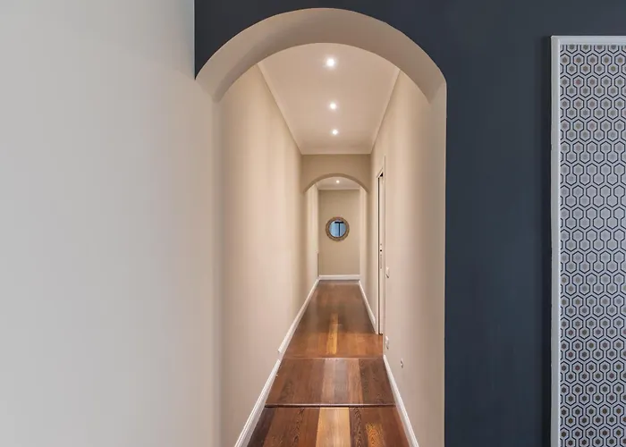 Iflat Contemporary Elegance In The Heart Of 아파트